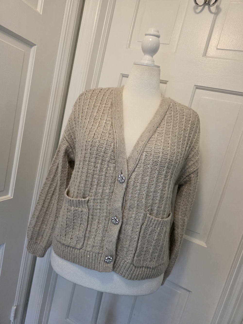 NWT LOFT Beige Ribbed Knit V-Neck  Cardigan W/Embellished Buttons Size Large